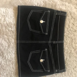 Mini skirt - Jättefin mini jeanskjol från hm storlek 32💕.  