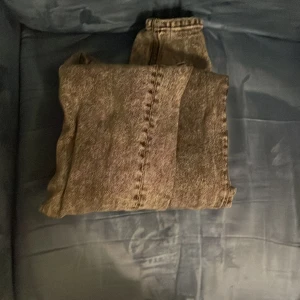 Regular tapered jeans - Storlek 29/32. Jeansen är i bra skick. 