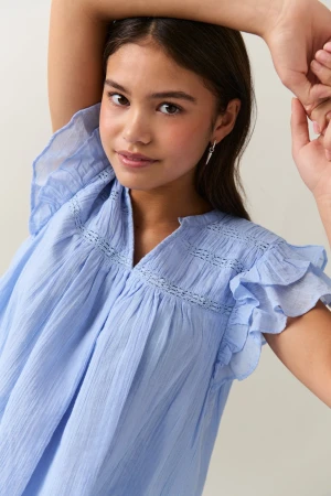 Blus  - Jättefin blå blus ifrån Gina, säljer eftersom jag inte har ngn användning för den ❤️