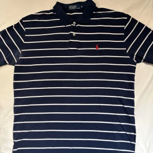 Ralph Lauren piké M - ~Storlek M ~Bra skick  ~Äldre taggen  Det är bara att du höra av dig!