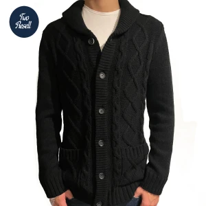 Cardigan Svart - Säljer denna feta trendiga cardiganen i svart! Skick: 9/10 inga defekter  Storlek: M passar L och XL