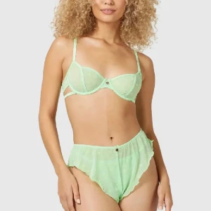 Lounge underwear set - Rabatt vid köp av flera plagg, skriv i chatten | Helt oanvänt set från Loungeunderwear | Orginalpris: 775kr | Första bilderna är lånade från deras hemsida | Bh storlek 70C trosor XS | Köparen står för frakt 