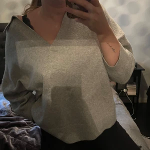 Stickad tröja - Jättefin stickad tröja med krage! Kommer ej till användning längre 🤍