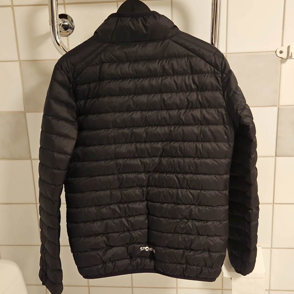 Svart pufferjacka från Stormberg - 91