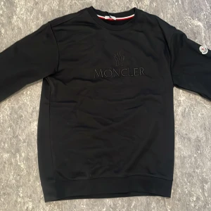 Moncler sweatshirt  - Moncler sweatshirt. 10/10 skick
