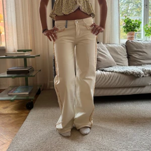 Jeans!  - Så snygga jeans helt sprillans nya från weekday nypris 1100kr❤️❤️❤️