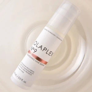 Olaplex No.9 Bond Protector Nourishing Hair Serum - Olaplex No.9 är ett närande hårserum som skyddar och stärker håret. Kommer i en praktisk pumpflaska på 90 ml. Den är ytterst lite använd, crika 3 pumpar. Köpt för 349kr men säljer för 200kr!