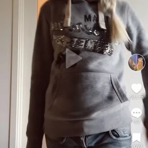 Superdry hoodie - Jättefin köpt från vinted