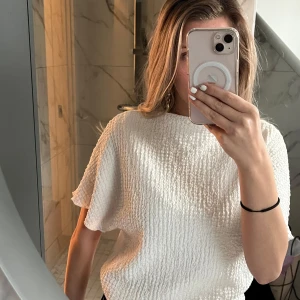Blus från zara - Fin zara blus som passar till hösten, skriv privat för fler bilder🥰🥰