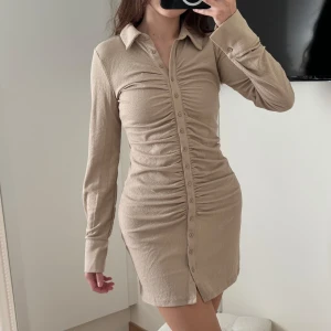 Klänning från Bik Bok - Snygg klänning från Bik Bok. 