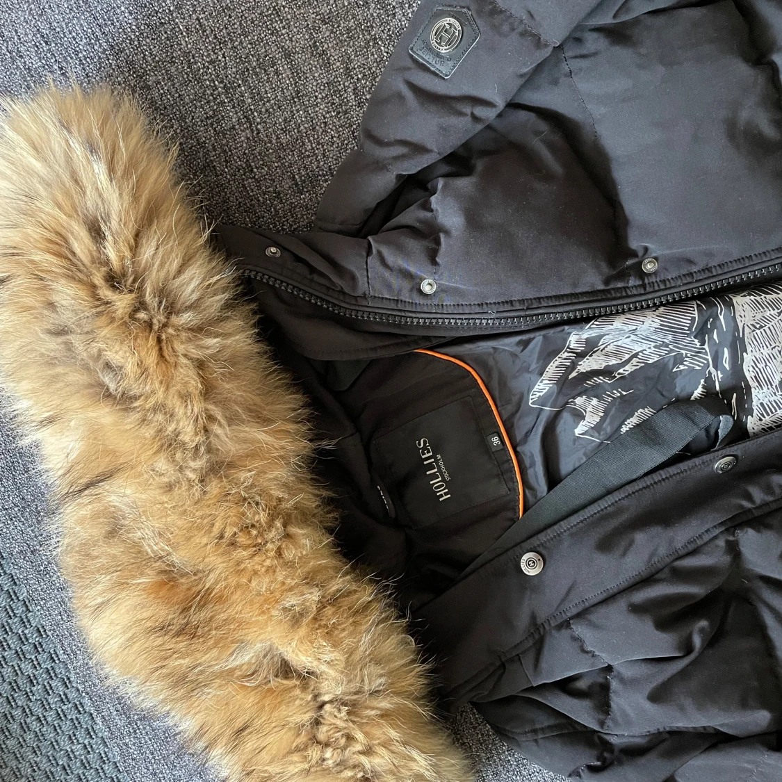 Svart dunjacka från Hollies - 92