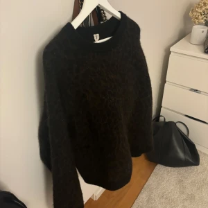 Mohair stickad  - Så snygg!!😍😍 Säljer då jag inte andvänder, den är Xs men skulle mer säga att den är storlek M💓