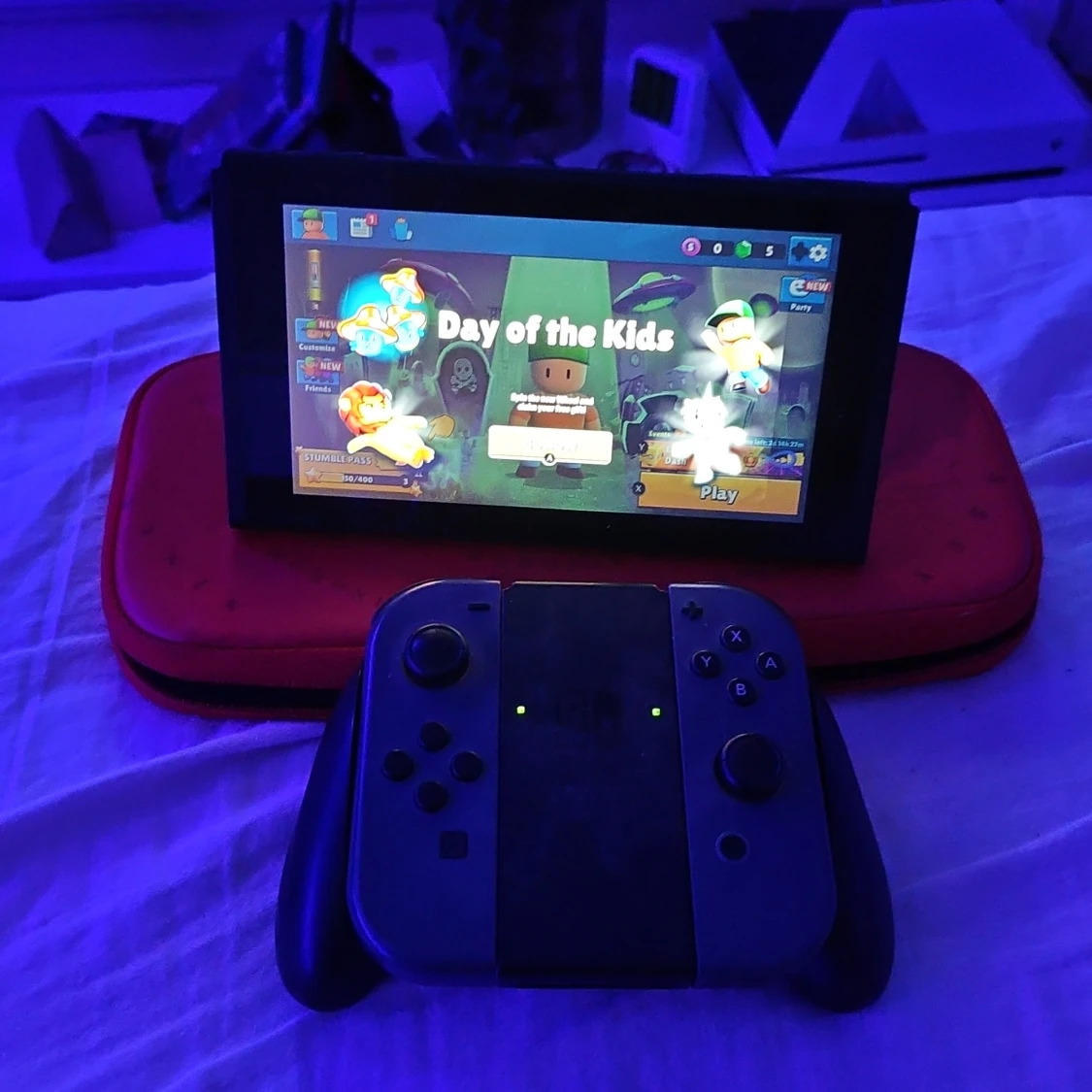 Nintendo Switch med röd väska - 92