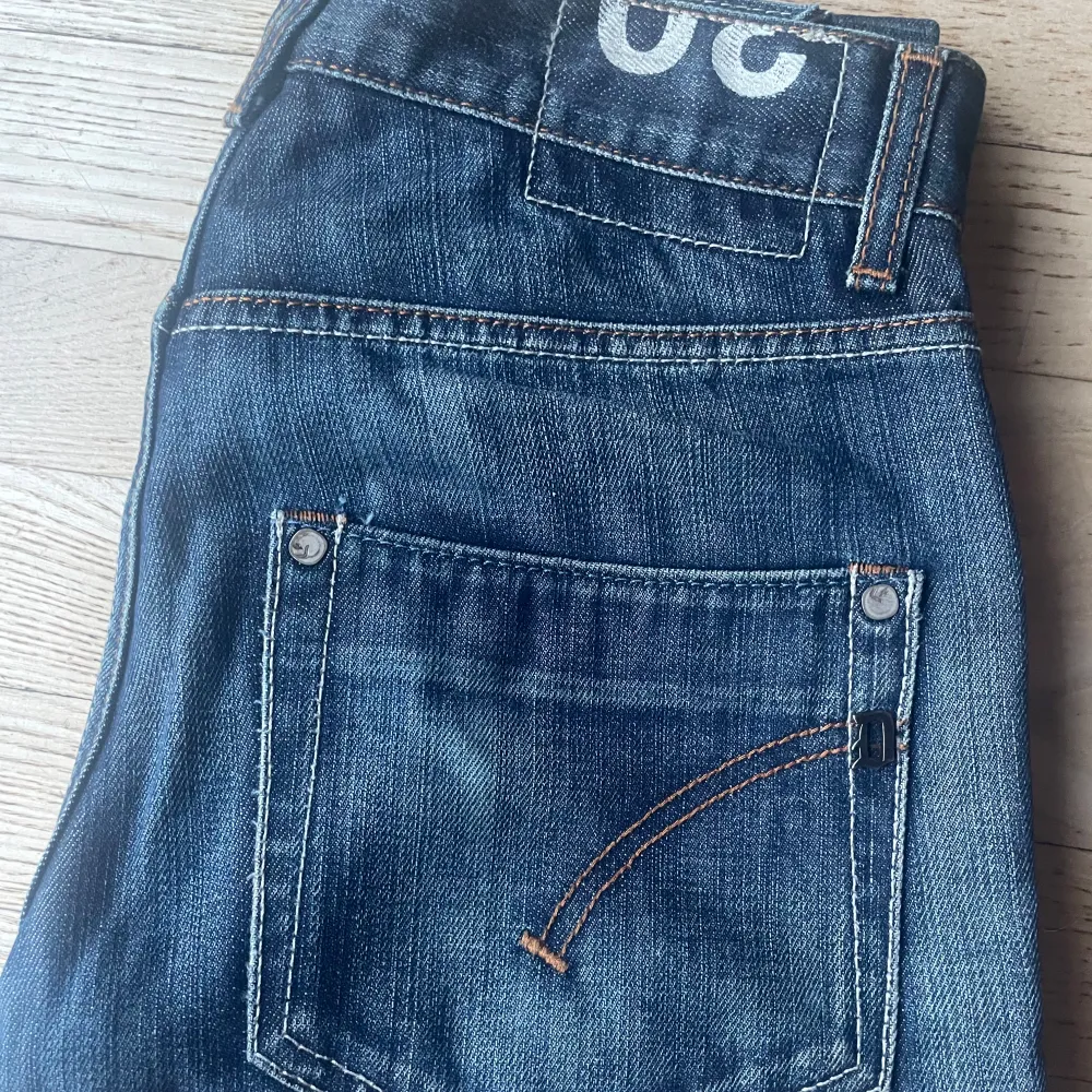 Hej, säljer ett par dondup jeans i storlek w30. Dem är väldigt bra skick. Nypris är ca 3500. Det är bara att höra av sig om frågor.. Jeans & Byxor.