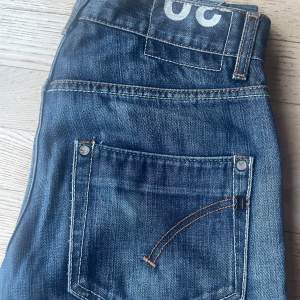 Hej, säljer ett par dondup jeans i storlek w30. Dem är väldigt bra skick. Nypris är ca 3500. Det är bara att höra av sig om frågor.