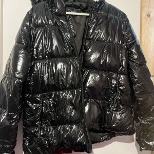 Glansig jacka - Fin jacka