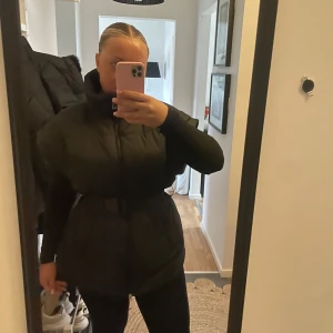 Väst - Väst ifrån NAKD, storlek 38, använd 1 gång. Ordinarie pris 699kr