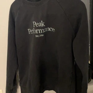 peak performance tröja - kan skicka bättre bilder om det önskas, storlek M men passar mindre storlekar