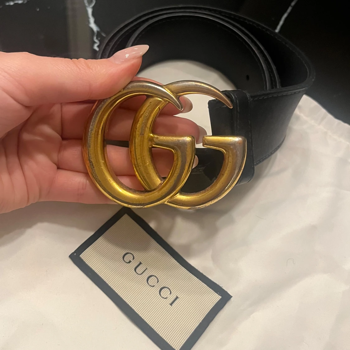 Svart GG Marmont bälte från Gucci