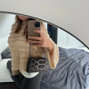 Zadig handväska  - Älskar denna väskan men kommer tyvärr ej till användning. Märket är Zadig & Voltaire. Köptes för 4200 kr. 