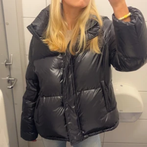 Vinterjacka - Vinterjacka från Gant i strolek S! Super snygg och håller värmen jättebra!