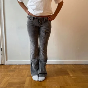 As snygga jeans - Gråa lowwaist jeans❣️ Manchester material😍