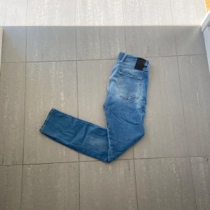 Replay Anbass Jeans  - Säljer nu dessa replay anbass jeans, skriv för fler bilder/frågor🙌🏼