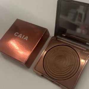 Caia bronser❤️ - Bronser är i färg ”gold coast” har bara provat den❤️ skickar såklart med opackningen❤️ priset går o sänkas❤️