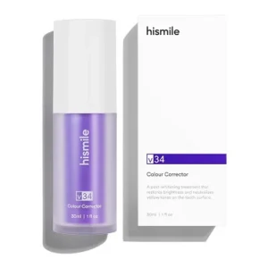 Hismile V34 Colour Corrector - Hismile V34 Colour Corrector är en tandvårdsprodukt som hjälper till att återställa ljusstyrka och neutralisera gula toner på tandytan. Den kommer i en stilren lila flaska med en vit kork och innehåller 30 ml.