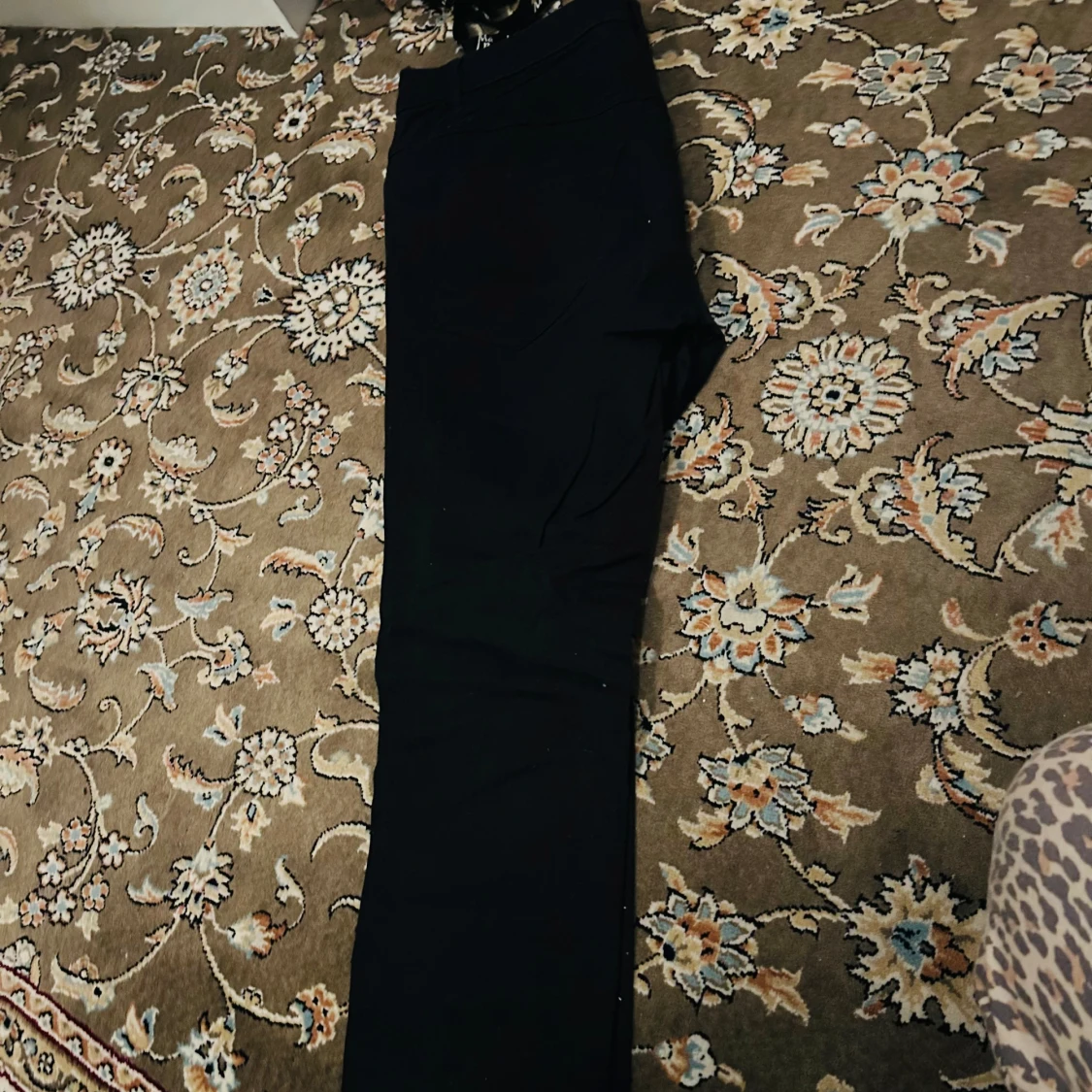 Svarta byxor från Generous by Lindex - 93