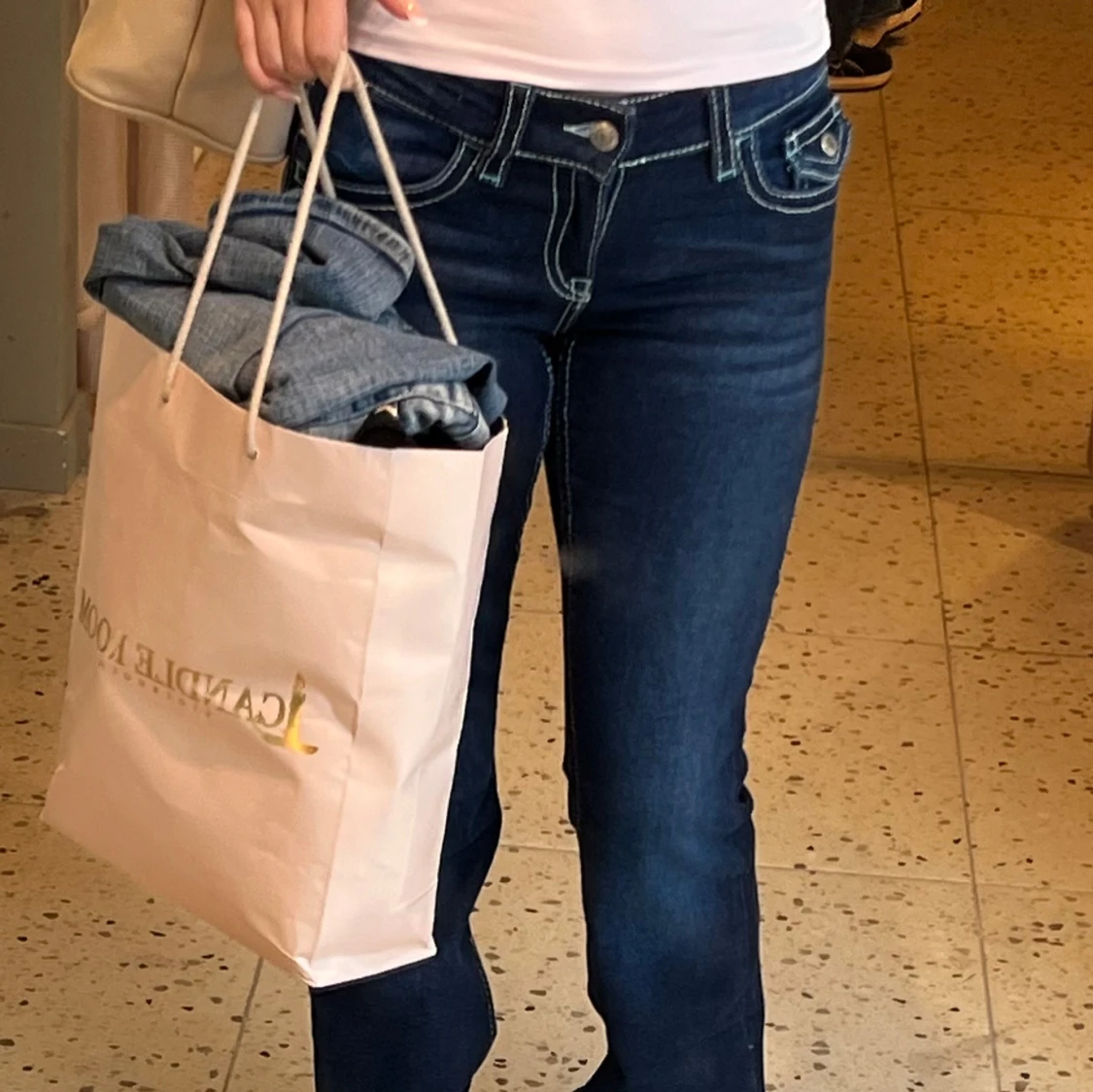 Mörkblå bootcut jeans - 91