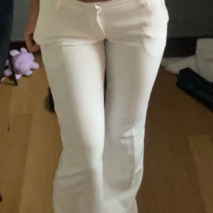 Vita kostym byxor - Snygga vita kostymbyxor med låg midja!