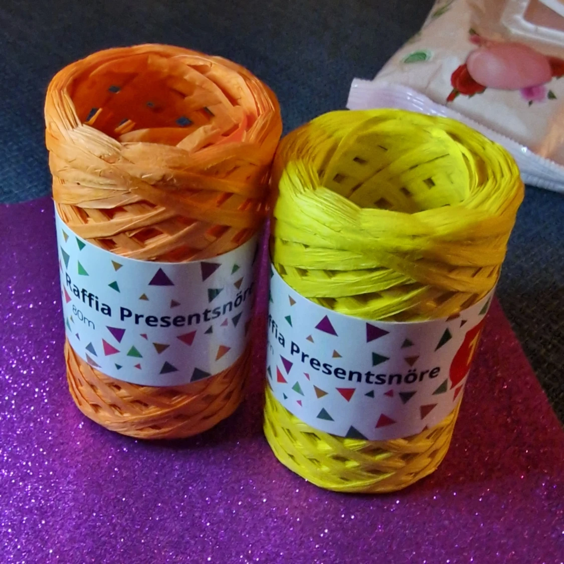 Raffia presentsnöre i orange och gul