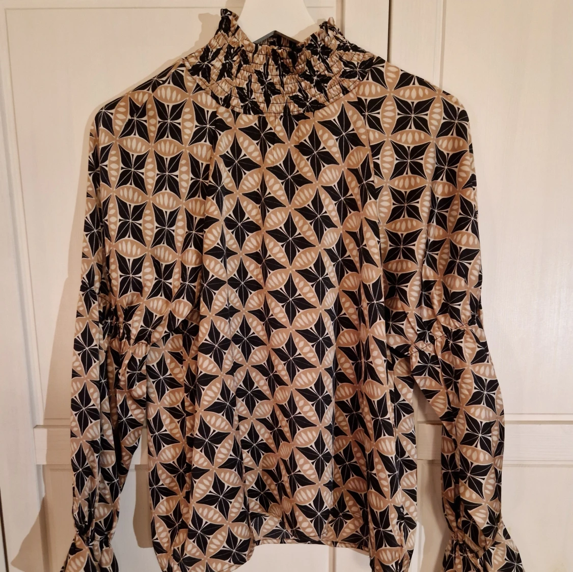 Snygg festblus från Rut & Cirle strl S