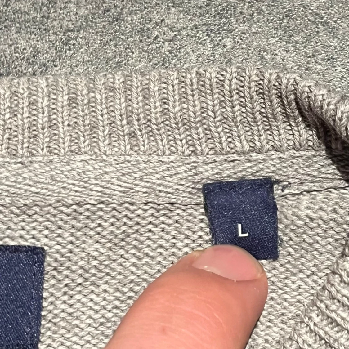 Stickad grå GANT tröja  - 3