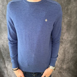 MORRIS TRÖJA - - Morris tröja - 100% merinoull - Storlek S (står M i lappen men sitter som en S) - Kontakta för fler frågor eller funderingar // Deluxecloset