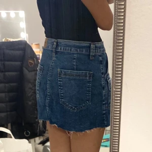 Jeans kjol - Storlek 42🥰🥰