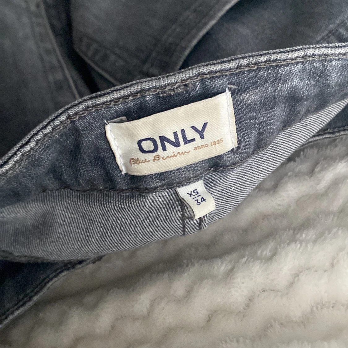 Grå bootcut jeans från ONLY - 91