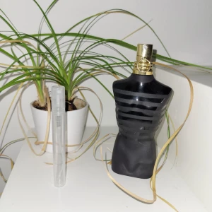 Jean paul gauliter le parfum (Samples) - Hejsan nu säljer jag 5 ml samples utav (Jpg le parfum) för endast 89kr. 10 och 15ml finns även tillgängligt skriv ett meddelande för mer info