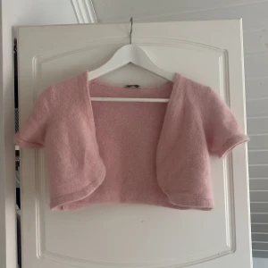 Rosa bolerotopp - Söt rosa bolerotopp med korta ärmar 