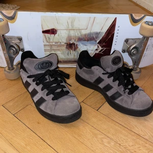 Adidas Campus 00s - Använda ett fåtal gånger, är i väldigt bra skick! 