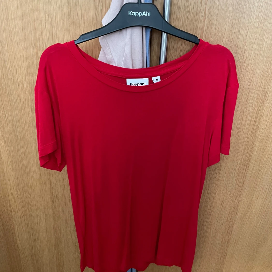 Röd t-shirt från KappAhl