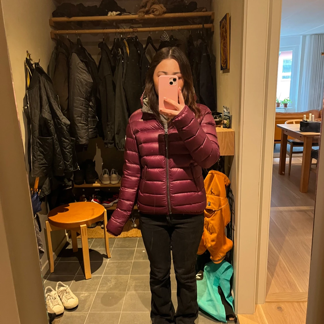 Vinröd dunjacka från Colmar