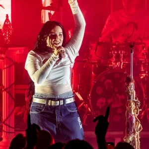 Söker Miriam Bryant merch/saker - Söker Miriam Bryant merch/saker