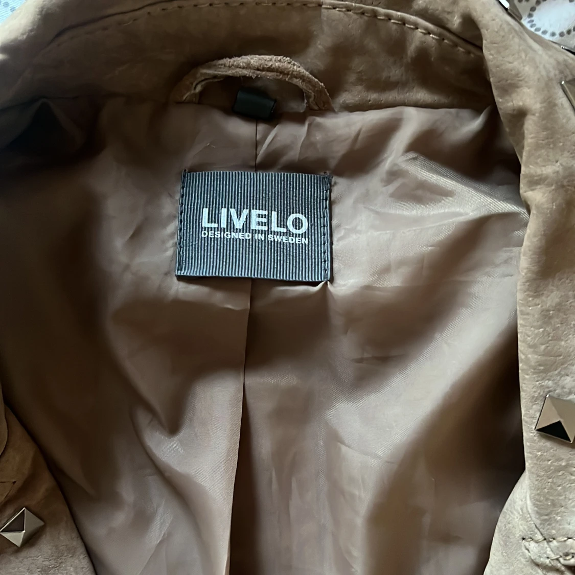 Beige skinnjacka från Livelo - 1