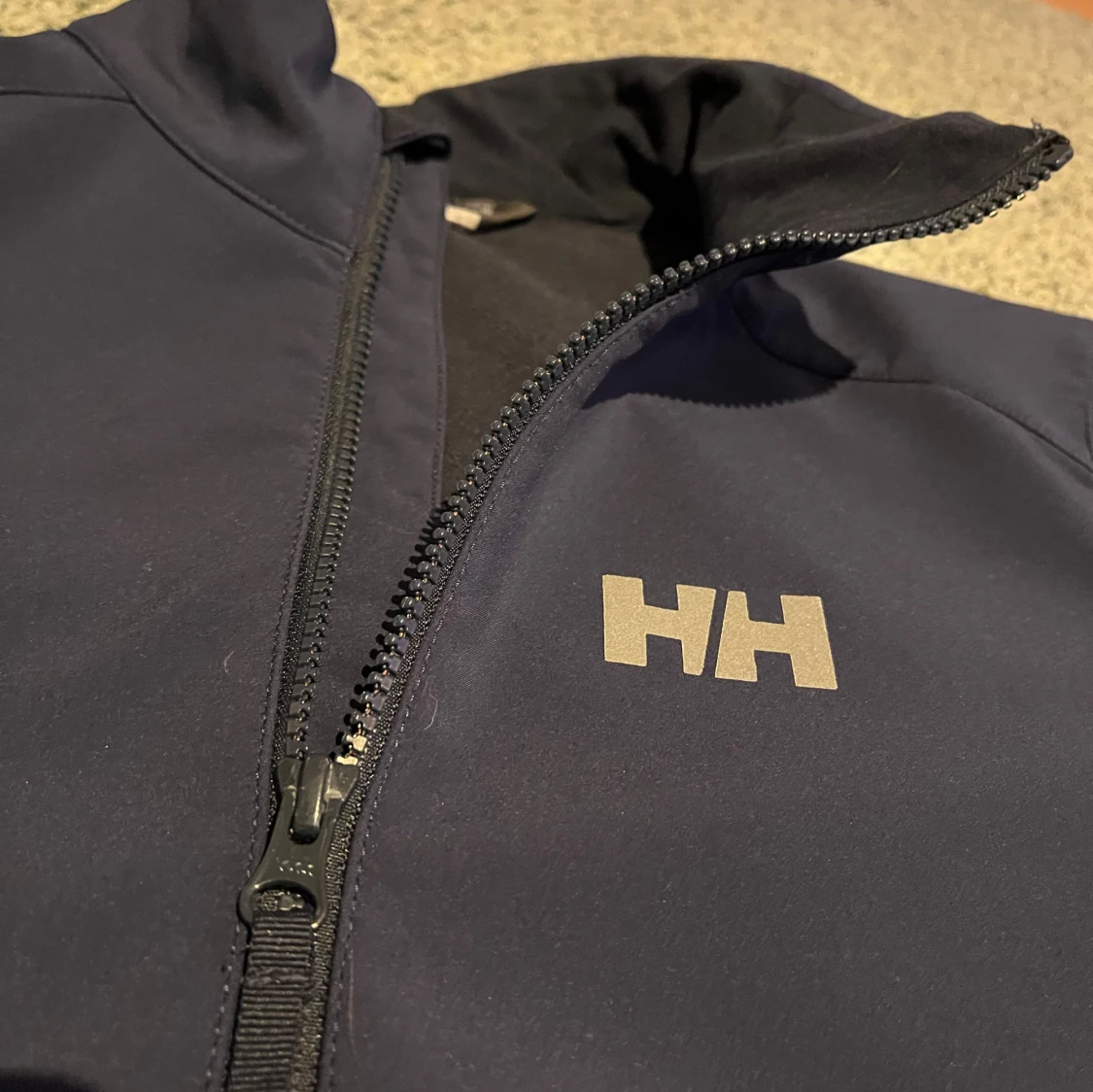 Mörkblå jacka från Helly Hansen - 3