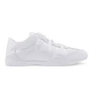 Nfinity evolution cheerskor  - Cheerskor i bra skick, väska medkommer. Använda men inget slitage/störe defekter. Skriv för egen bilder, original pris 1300 kr (pris kan diskuteras) 