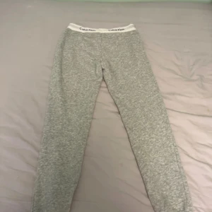 Mjukisbyxor  - Calvin Klein mjukisbyxof aldrig and ända super sköna