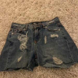 Jeans shorts - de är storlek XXS, Stora i storleken, Bra skick nästan aldrig använda.