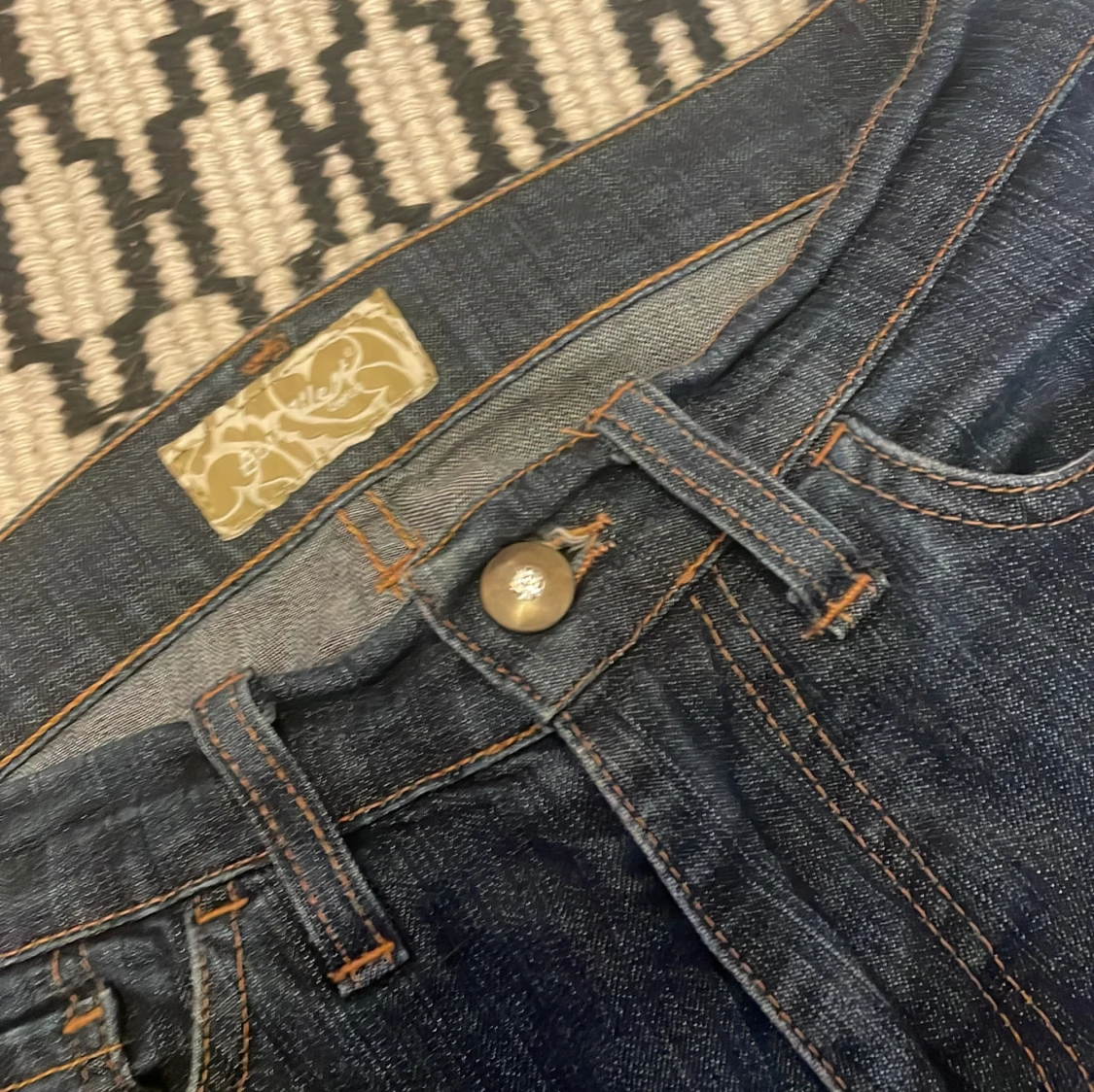 Mörkblå jeans med bootcut från replay - 4